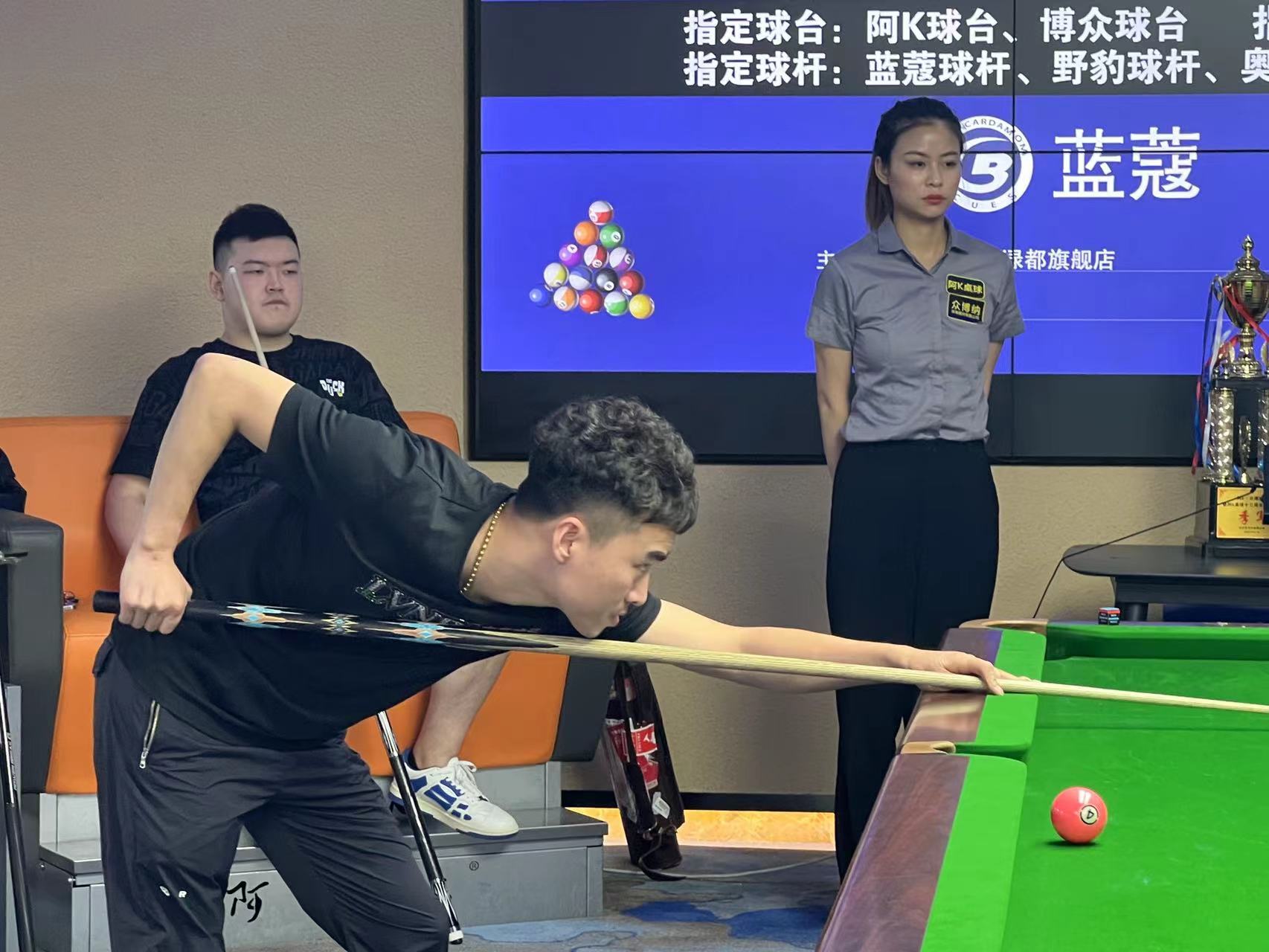 背后究竟有 背后究竟有